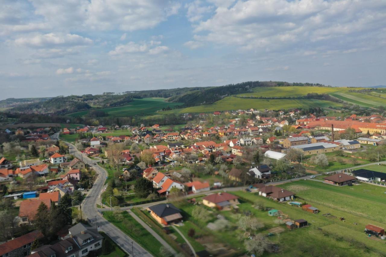 Penzion Renesance Drnovice  Dış mekan fotoğraf
